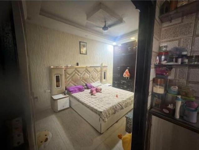 Flat for sale in North Delhi, Deri