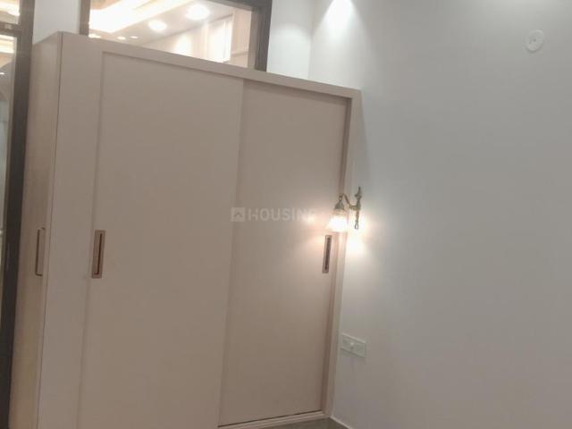 Flat for sale in West Delhi, Deri