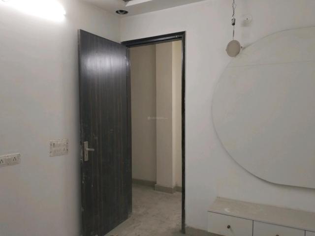 Flat for sale in West Delhi, Deri
