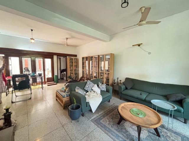 Flat for rent in South Delhi, Deri