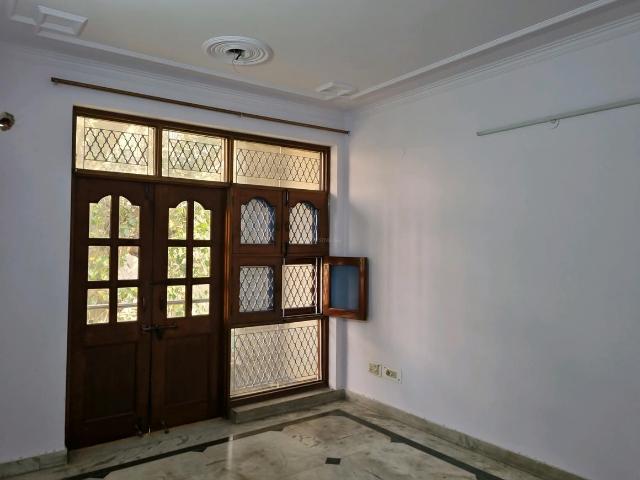 Flat for rent in West Delhi, Deri