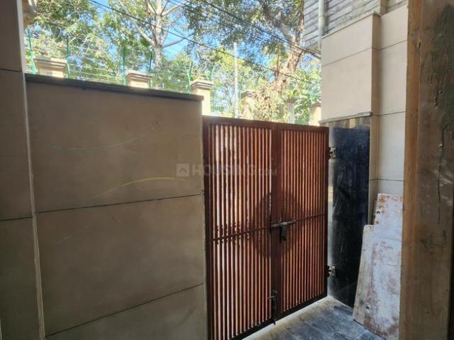 Flat for sale in West Delhi, Deri