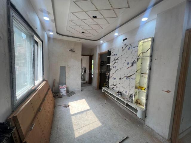 Flat for sale in West Delhi, Deri