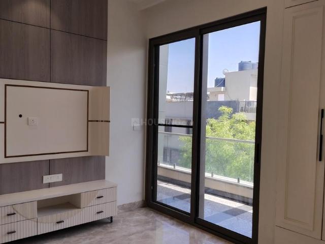 Flat for sale in West Delhi, Deri