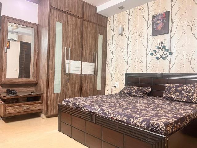 Flat for sale in West Delhi, Deri