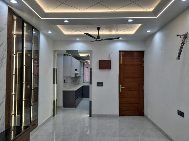 Flat for sale in South West Delhi, Deri
