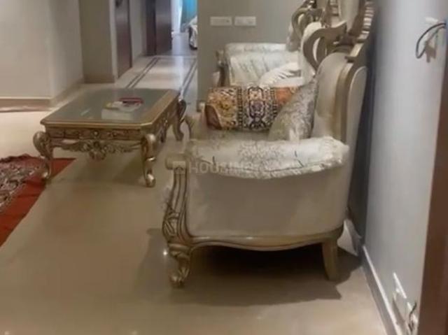 Flat for rent in Deri