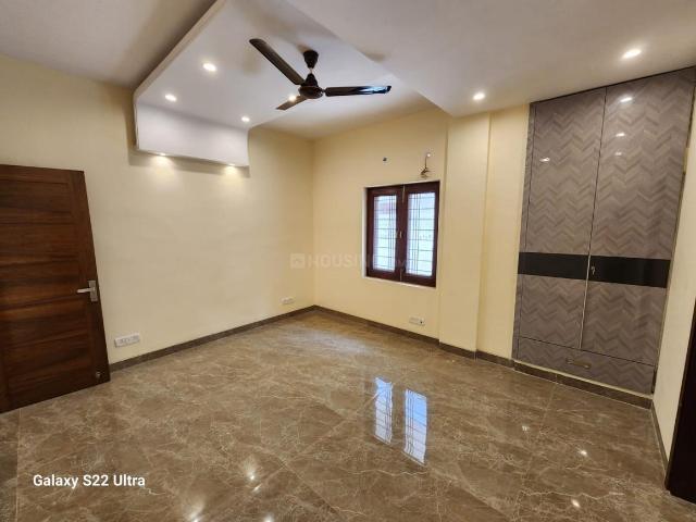 Flat for rent in Deri