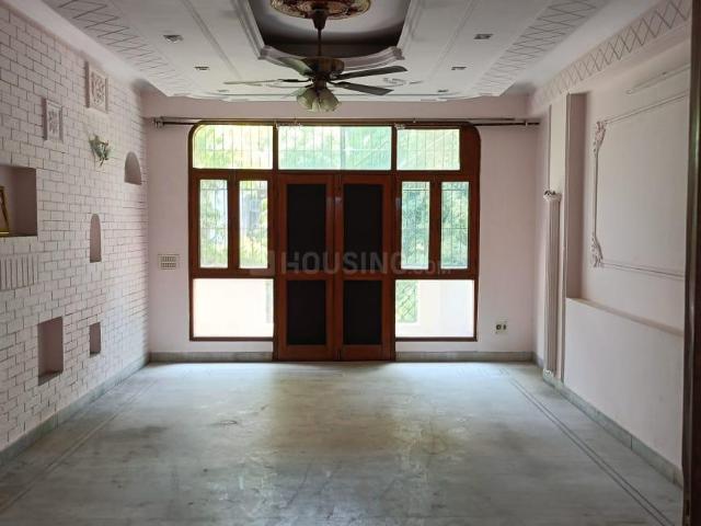 Flat for rent in Deri