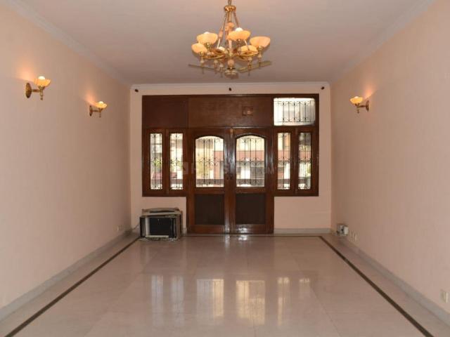 Flat for rent in Deri