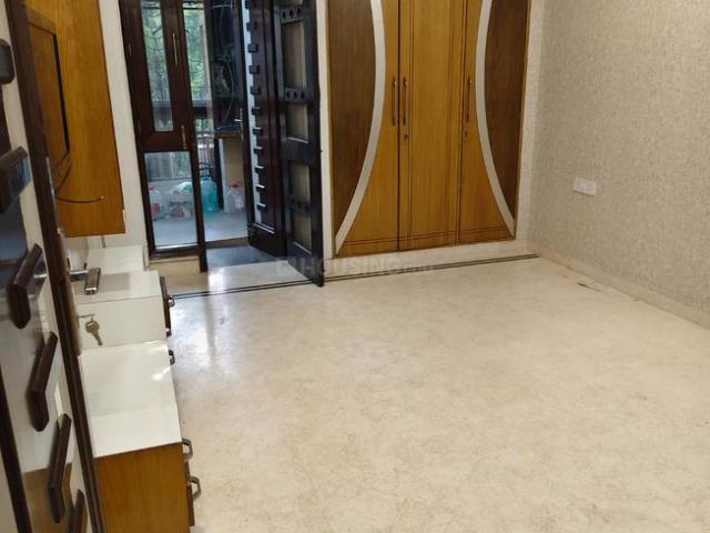 Flat for rent in Deri