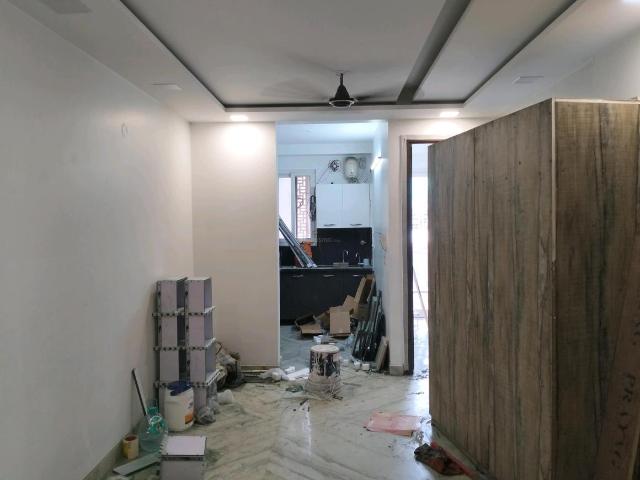 Flat for sale in West Delhi, Deri