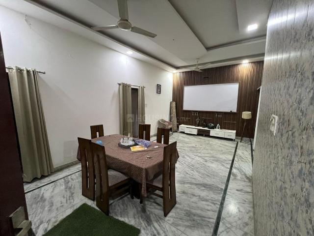 Flat for rent in Zirakpur, Punjab