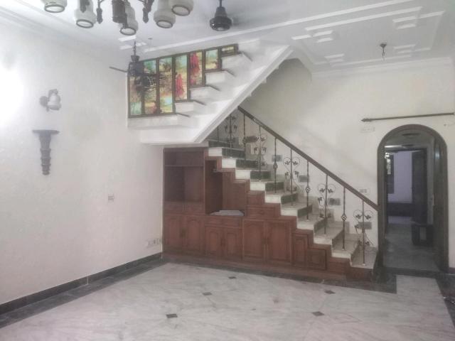 Flat for rent in Deri