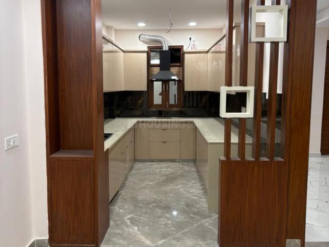 Flat for sale in East Delhi, Deri