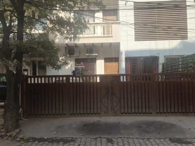 Flat for rent in Zirakpur, Punjab