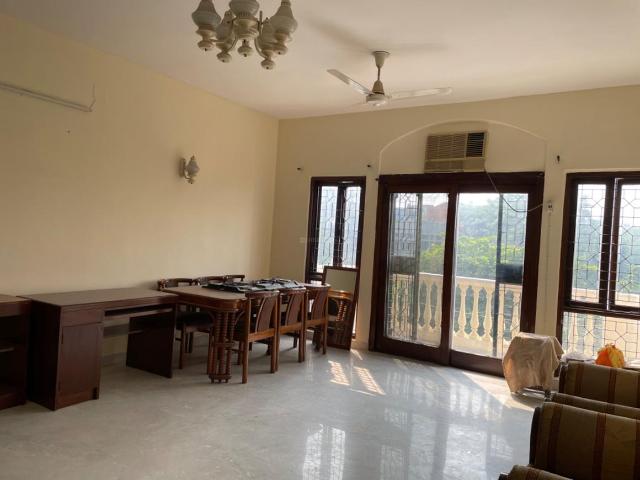 Flat for rent in South Delhi, Deri