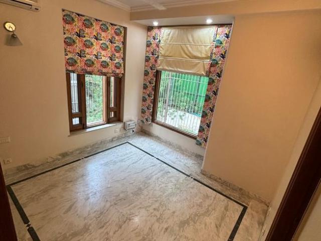 Flat for rent in South Delhi, Deri