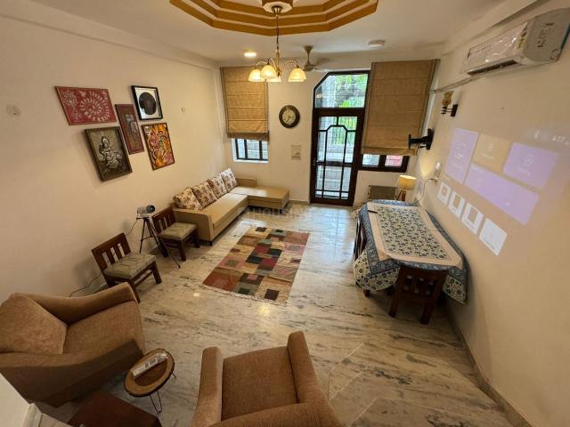Flat for rent in South Delhi, Deri