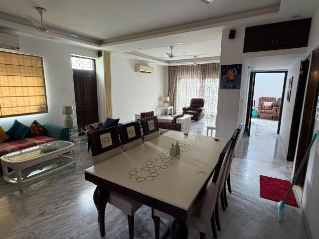Flat for rent in South Delhi, Deri