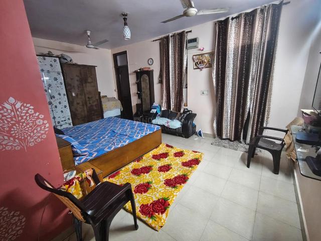 Flat for sale in South Delhi, Deri
