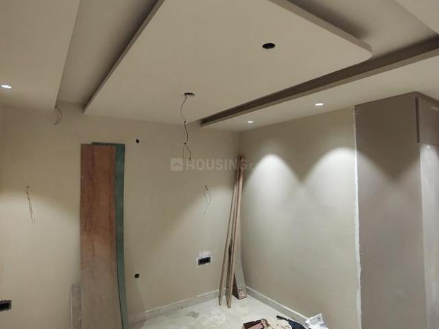 Flat for sale in West Delhi, Deri