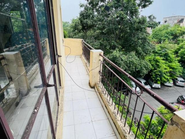 Flat for rent in East Delhi, Deri