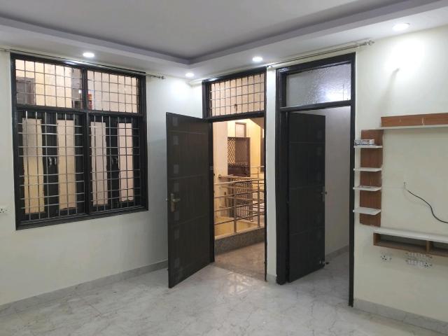 Flat for rent in East Delhi, Deri