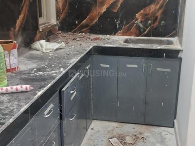Flat for sale in East Delhi, Deri