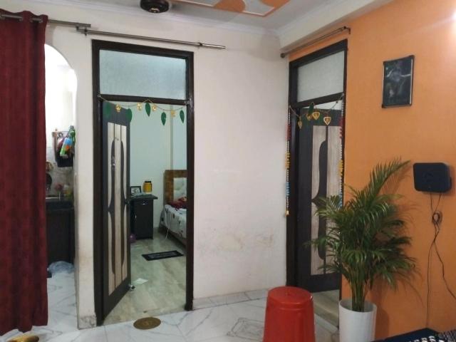 Flat for sale in East Delhi, Deri