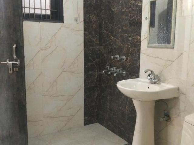 Flat for sale in East Delhi, Deri