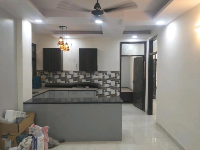Flat for sale in East Delhi, Deri