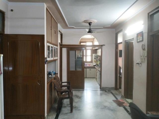 Flat for sale in East Delhi, Deri