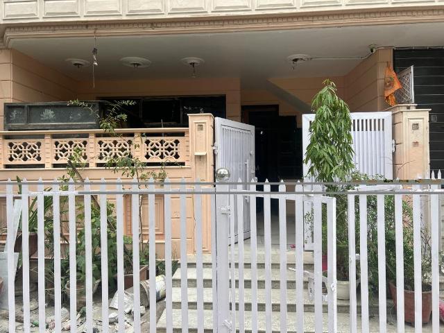 Flat for rent in North Delhi, Deri