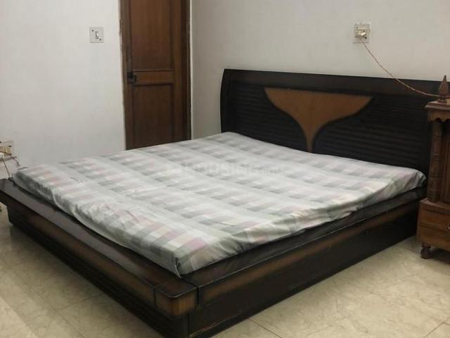 Flat for sale in North Delhi, Deri