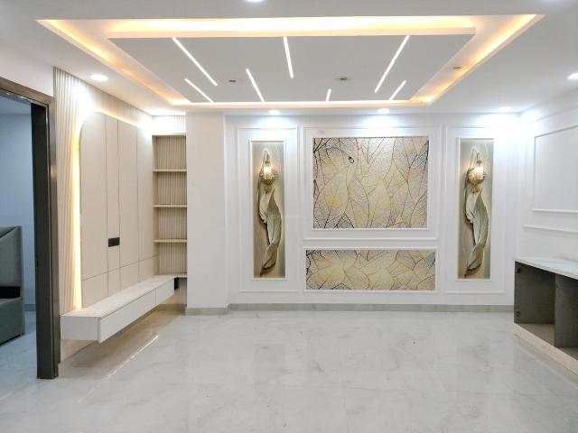 Flat for sale in South West Delhi, Deri