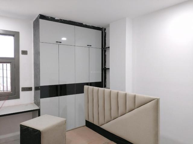 Flat for sale in South West Delhi, Deri