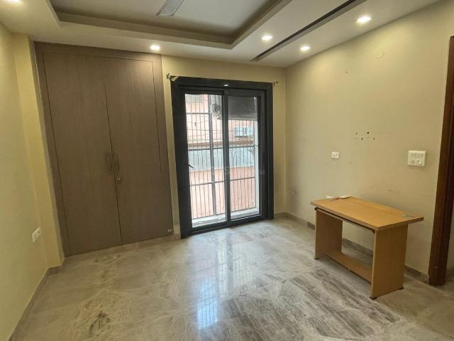 Flat for rent in Naraina Vihar, Delhi