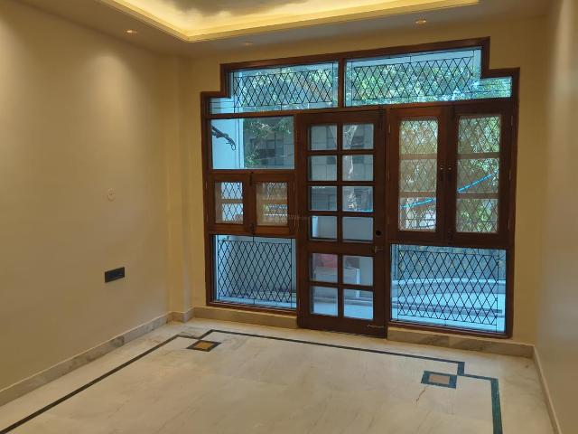Flat for sale in Naraina Vihar, Delhi