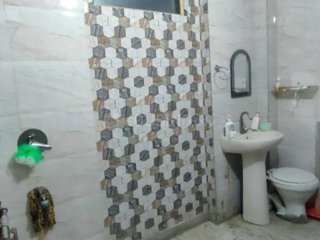 Flat for sale in North Delhi, Deri