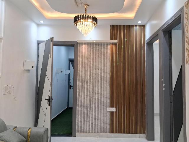 Flat for sale in West Delhi, Deri