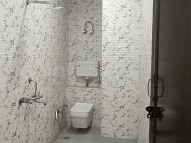 Flat for sale in East Delhi, Deri