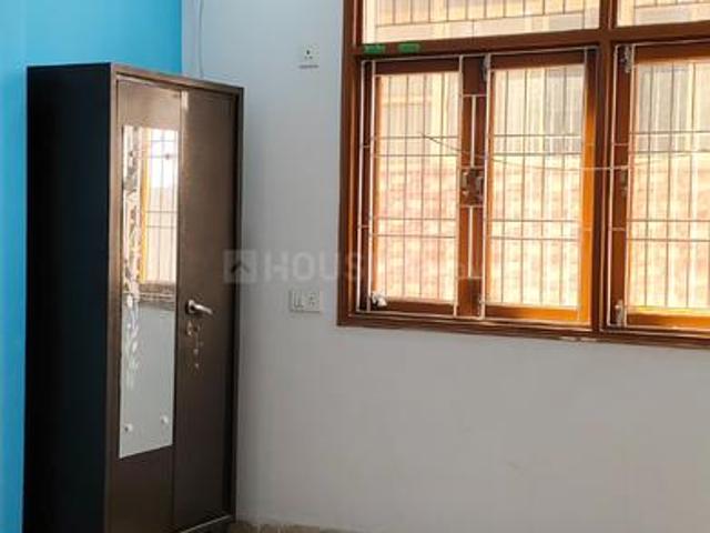 Flat for sale in East Delhi, Deri