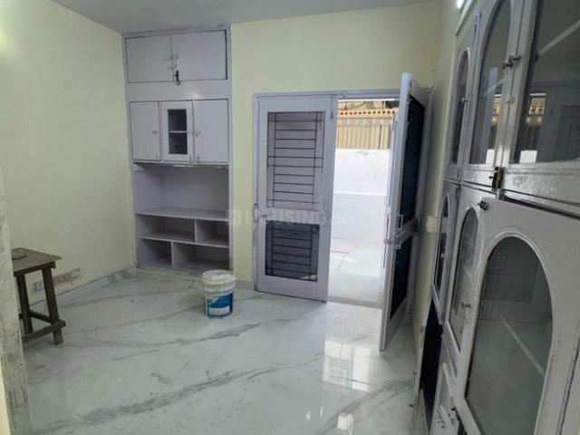 Flat for rent in Deri