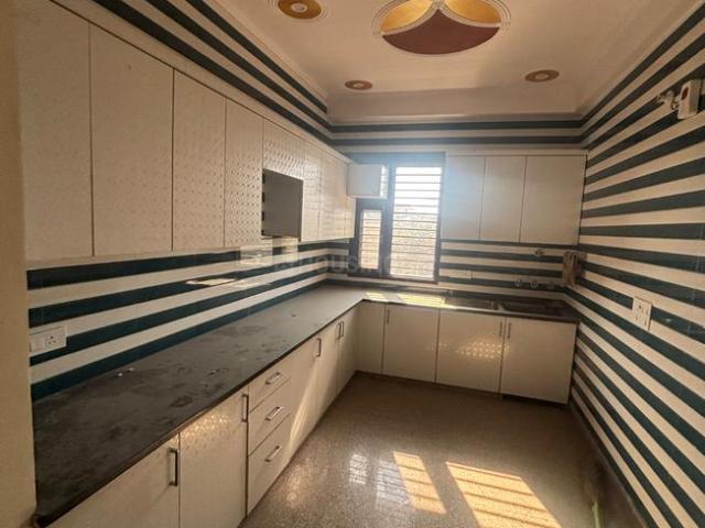Flat for rent in Hariana