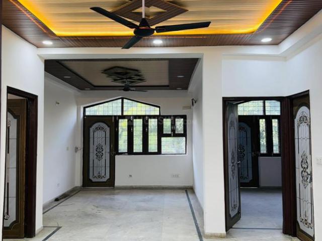 Flat for rent in Hariana