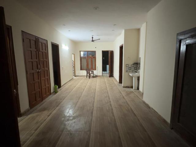 Flat for rent in Hariana