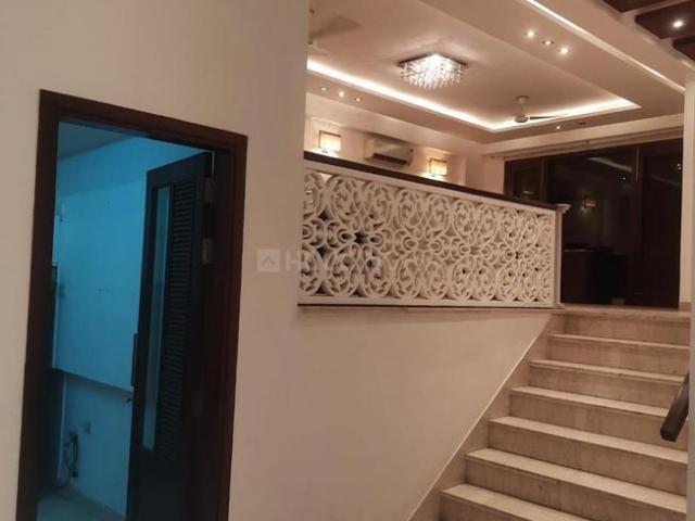 Flat for rent in South Delhi, Deri