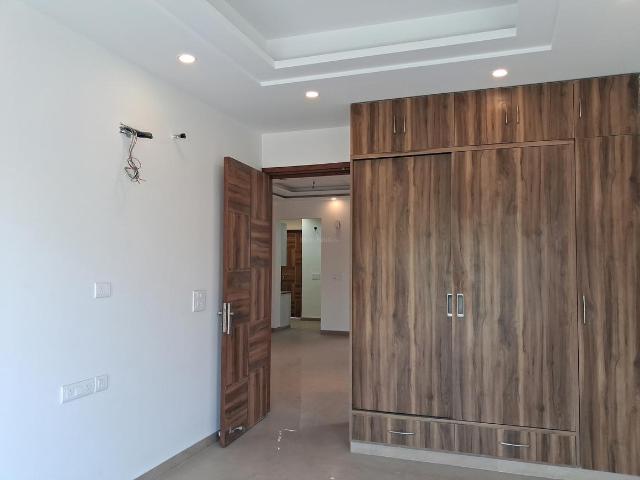 Flat for sale in West Delhi, Deri