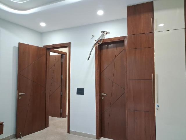Flat for sale in West Delhi, Deri